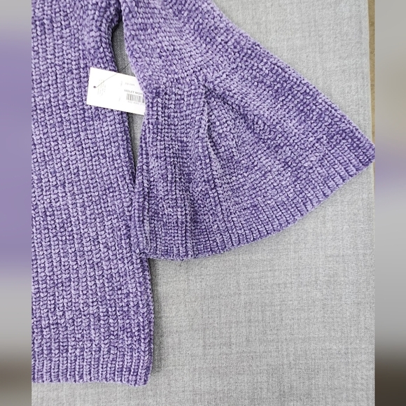 Lot of 2 a.n.a Knit Purple & Green 100% Polyester Sweater Flare Sleeves. Medium - Picture 9 of 11